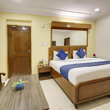 Hotel The Eden Park โนอิดา ภายนอก รูปภาพ