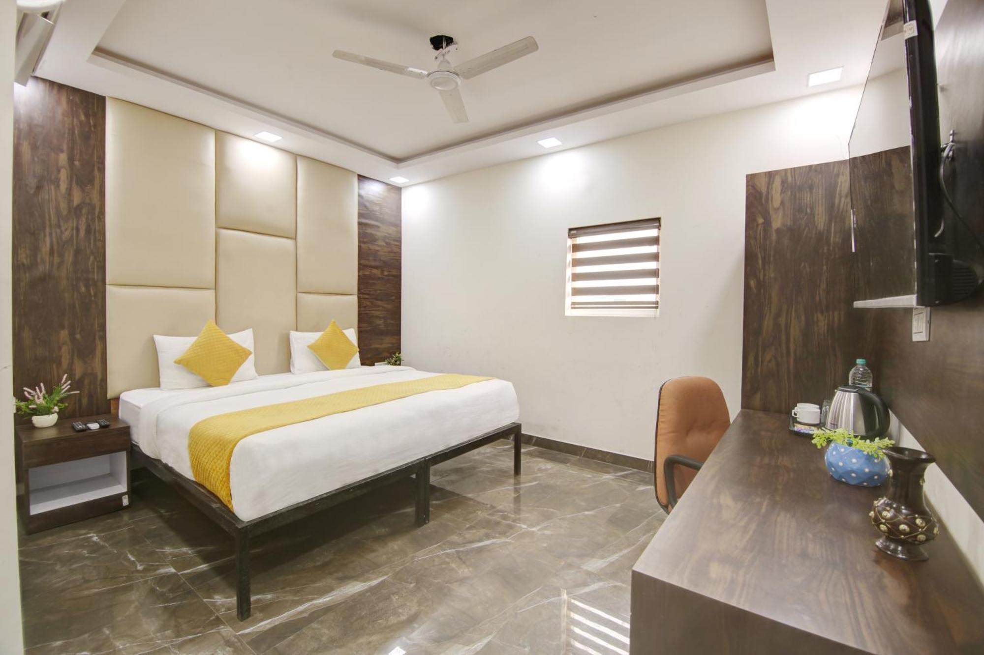 Hotel The Eden Park โนอิดา ภายนอก รูปภาพ