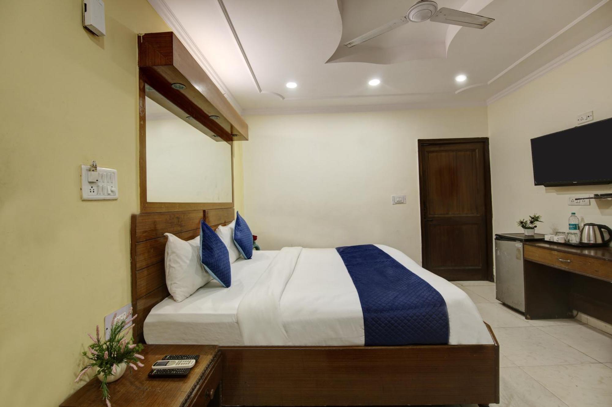 Hotel The Eden Park โนอิดา ภายนอก รูปภาพ