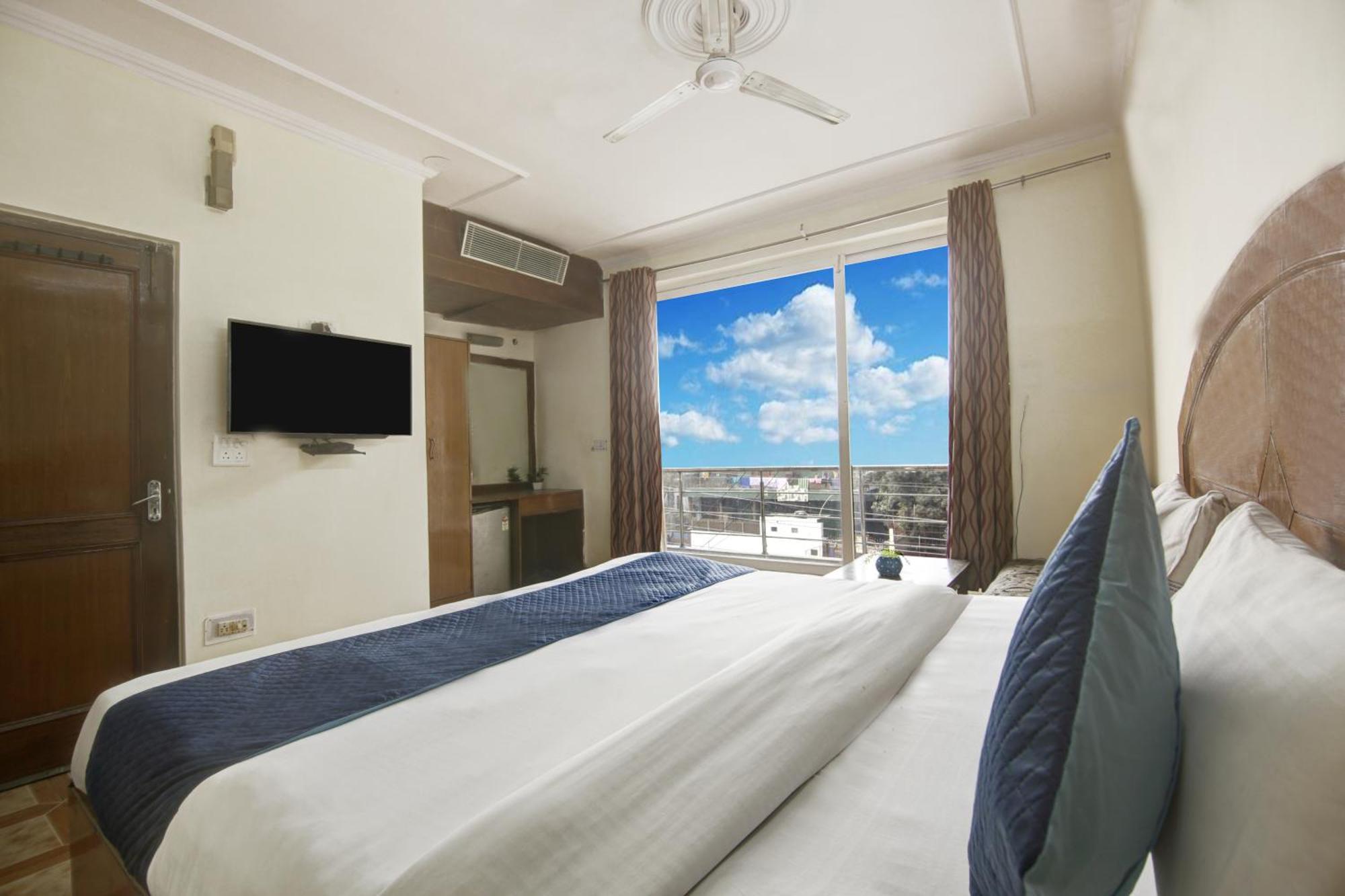 Hotel The Eden Park โนอิดา ภายนอก รูปภาพ