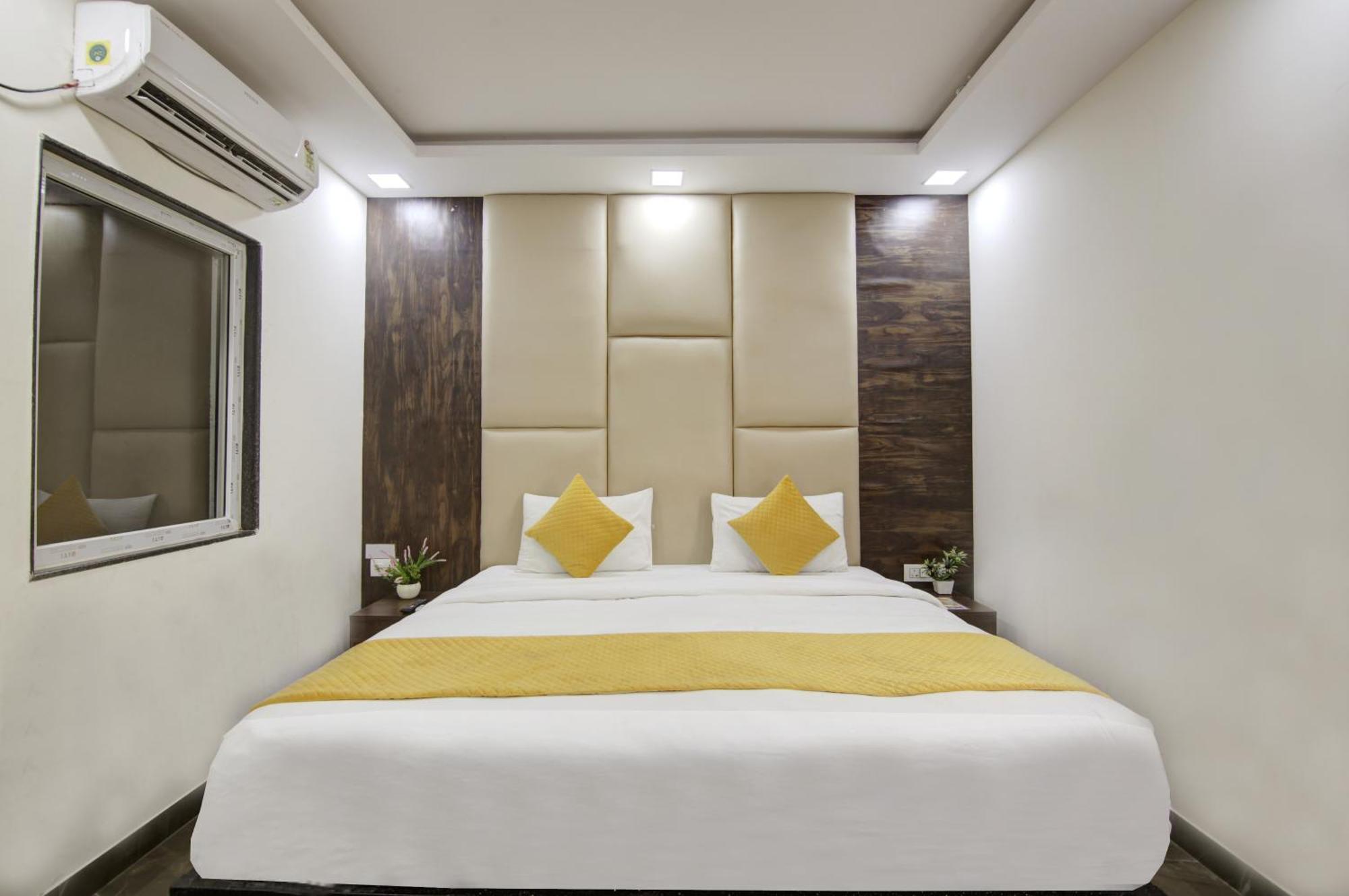 Hotel The Eden Park โนอิดา ภายนอก รูปภาพ